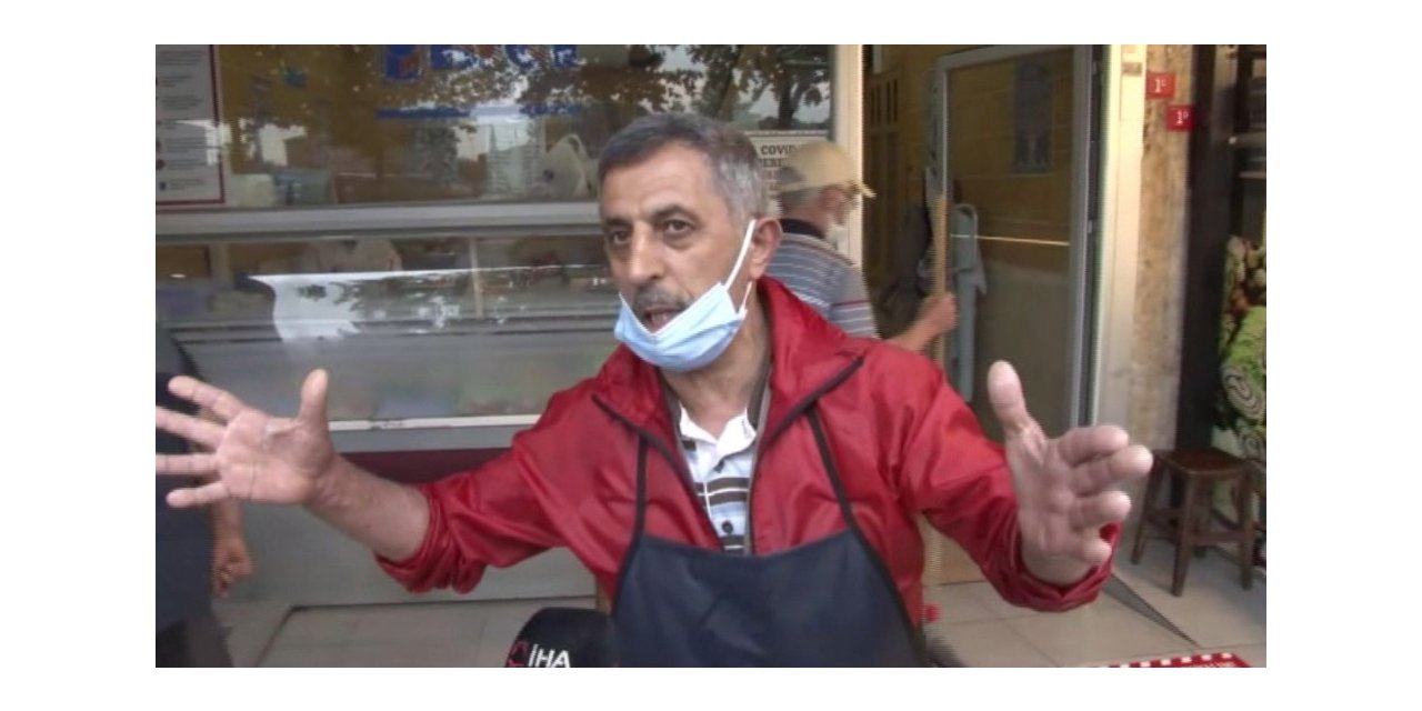 Eminönü’nde Dükkanları Su Bastı, Esnaf Tepki Gösterdi