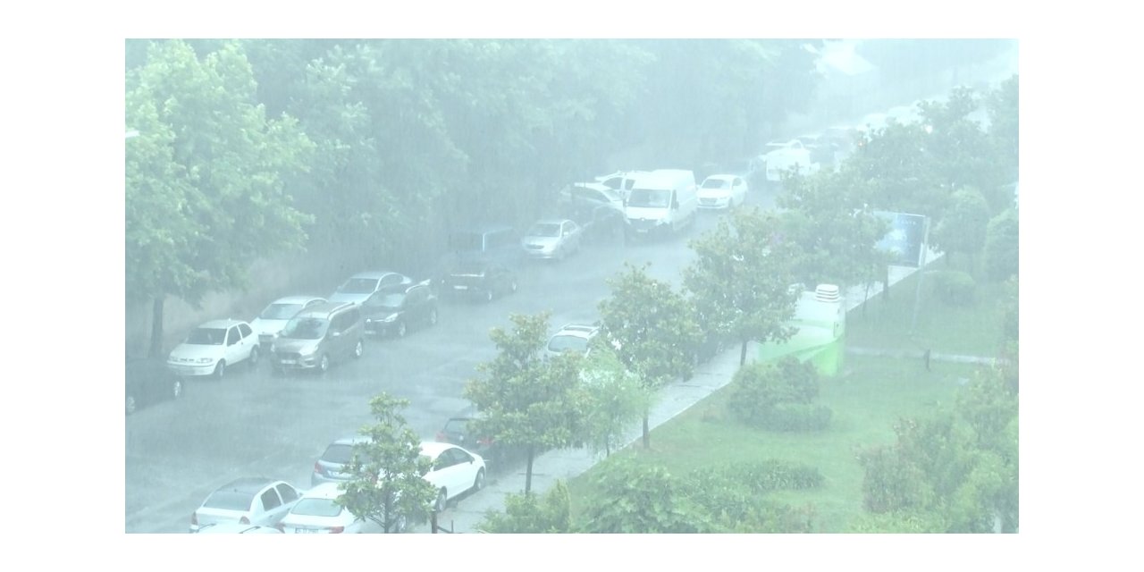 İstanbul’da Sağanak Yağış Devam Ediyor