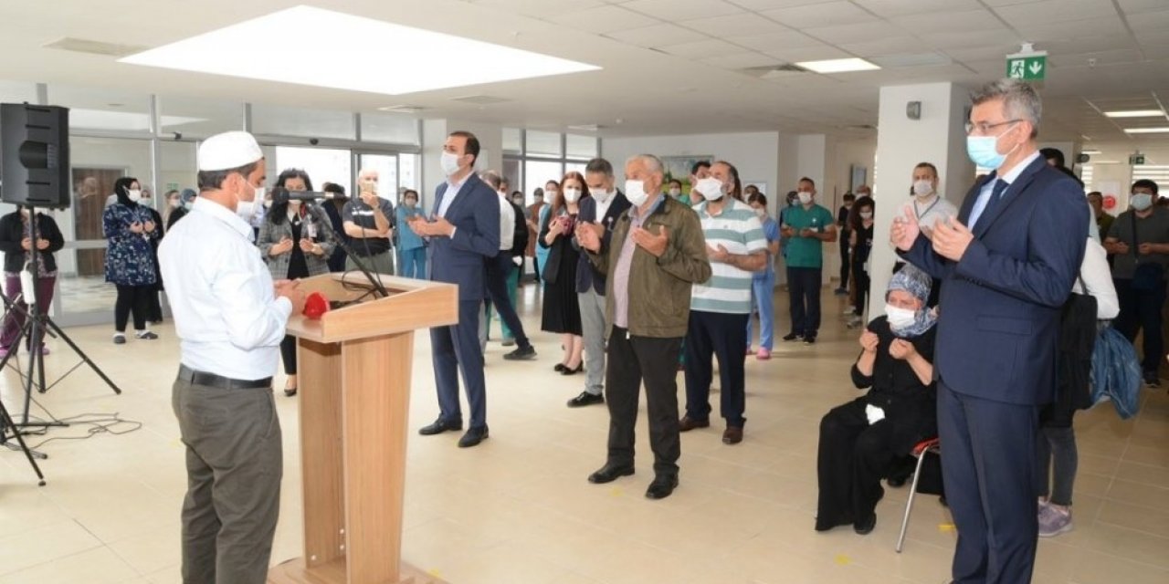 Dilek Hemşirenin Adı Yıllardır Çalıştığı Ameliyathaneye Verildi