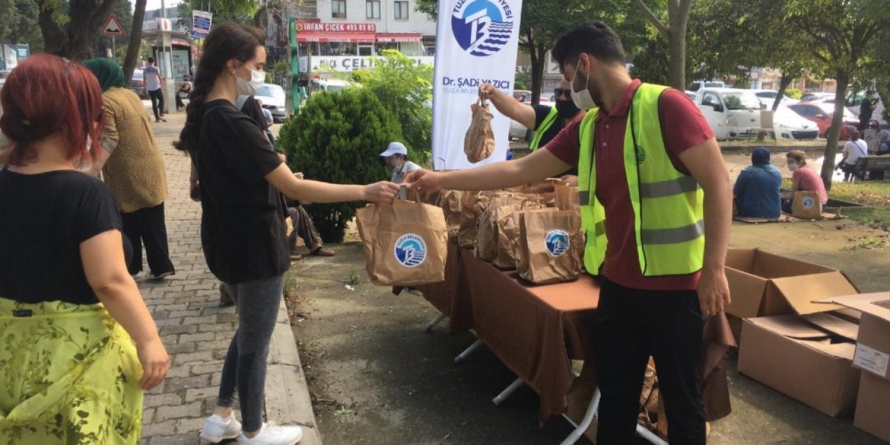 Tuzla Belediyesi Sınava Giren Öğrencileri İkramlar İle Karşıladı