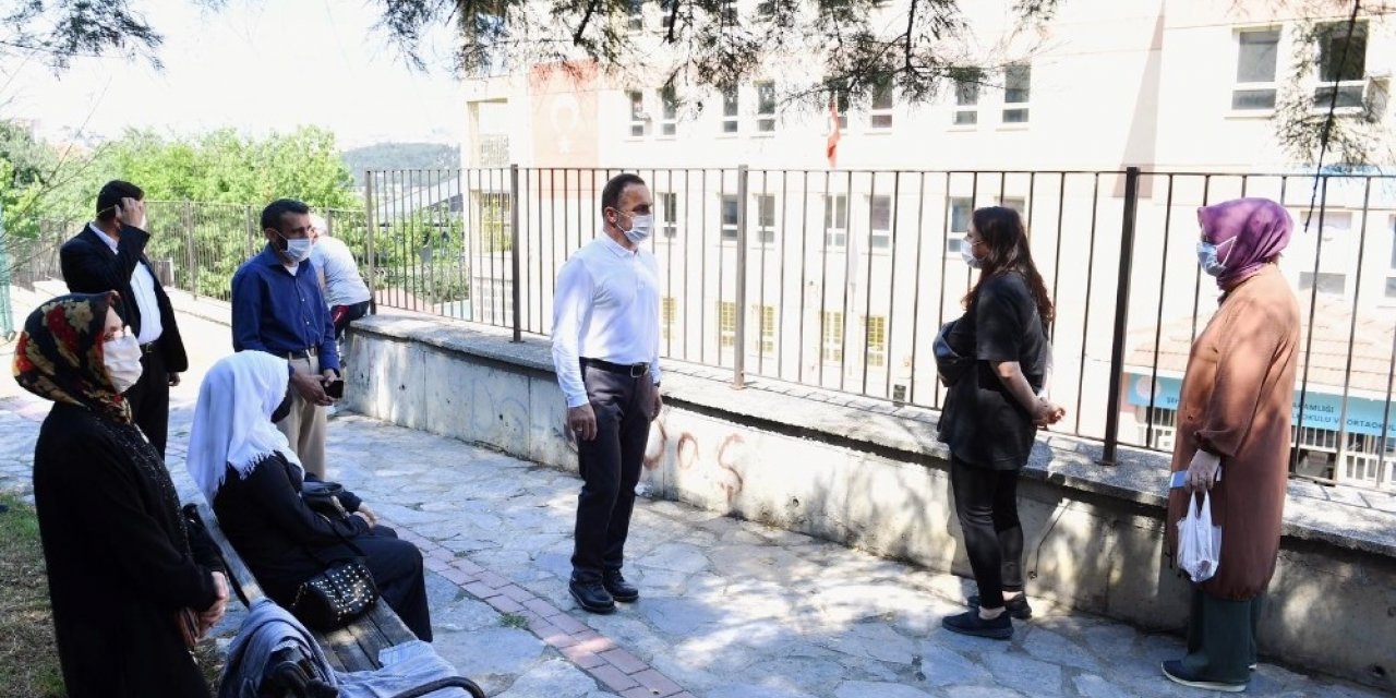 Başkan Yıldız Okulları Ziyaret Ederek Lgs’ye Giren Öğrencilere Başarılar Diledi