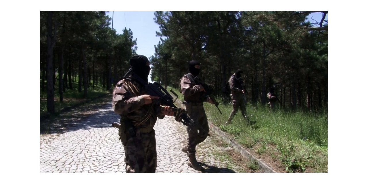 Atlı Polislerden Korona Virüs Denetimi