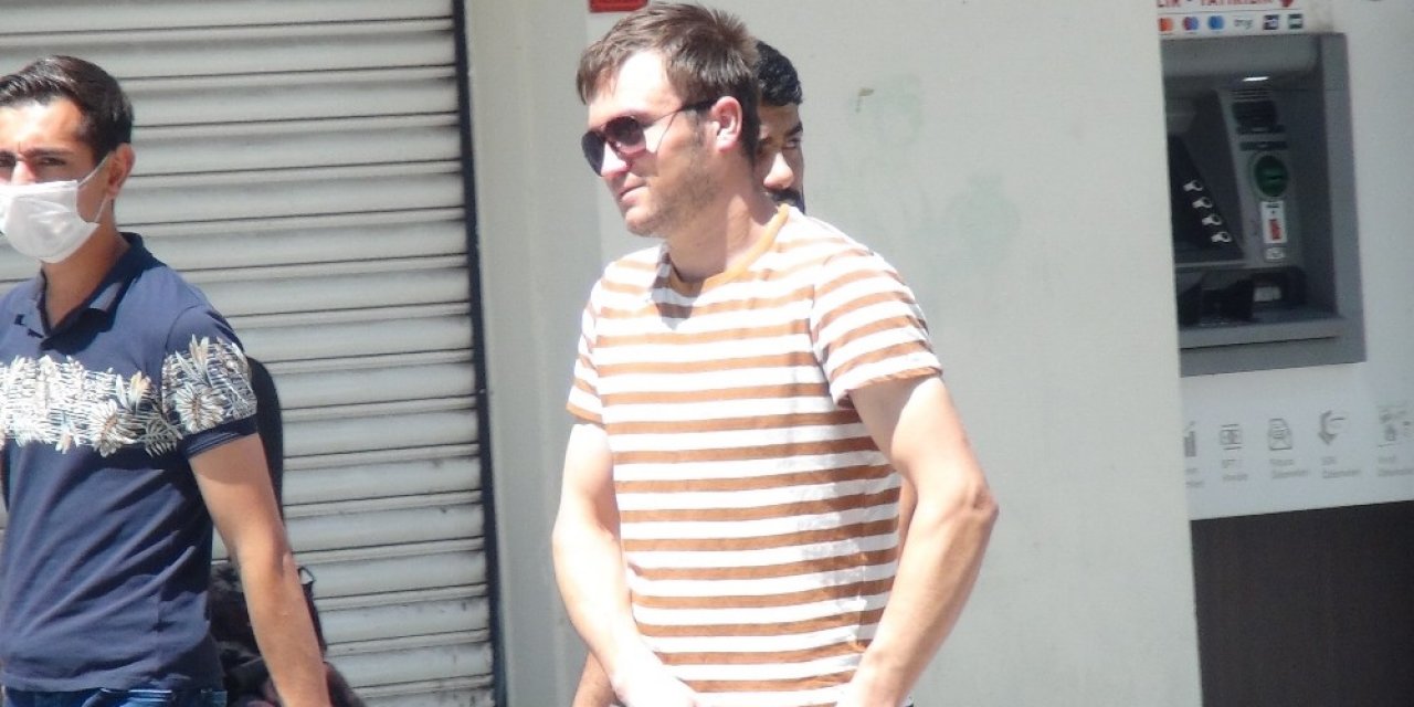 Taksim Meydanı Ve İstiklal Caddesinde Dikkat Çeken Yoğunluk