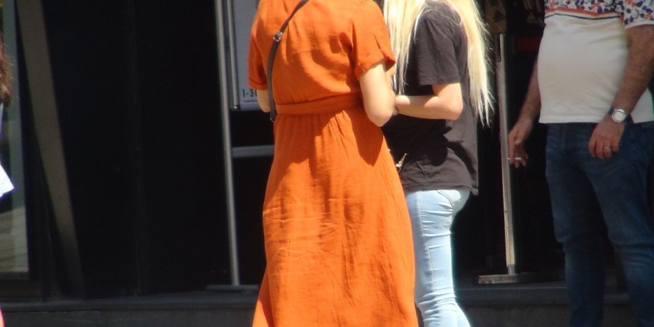 İstiklal Caddesi’nde Duygu Sömürüsü Yapan İki Kişiye 784 Lira Para Cezası