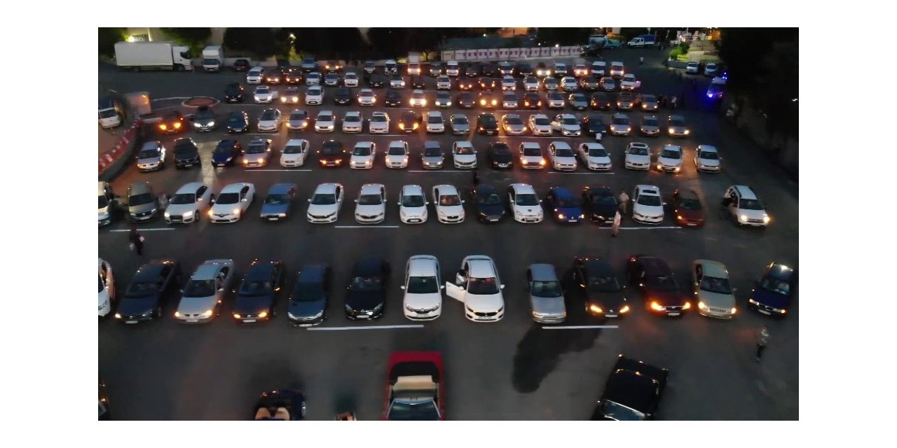 Çekmeköy’de Arabalı Sinema Gecesi