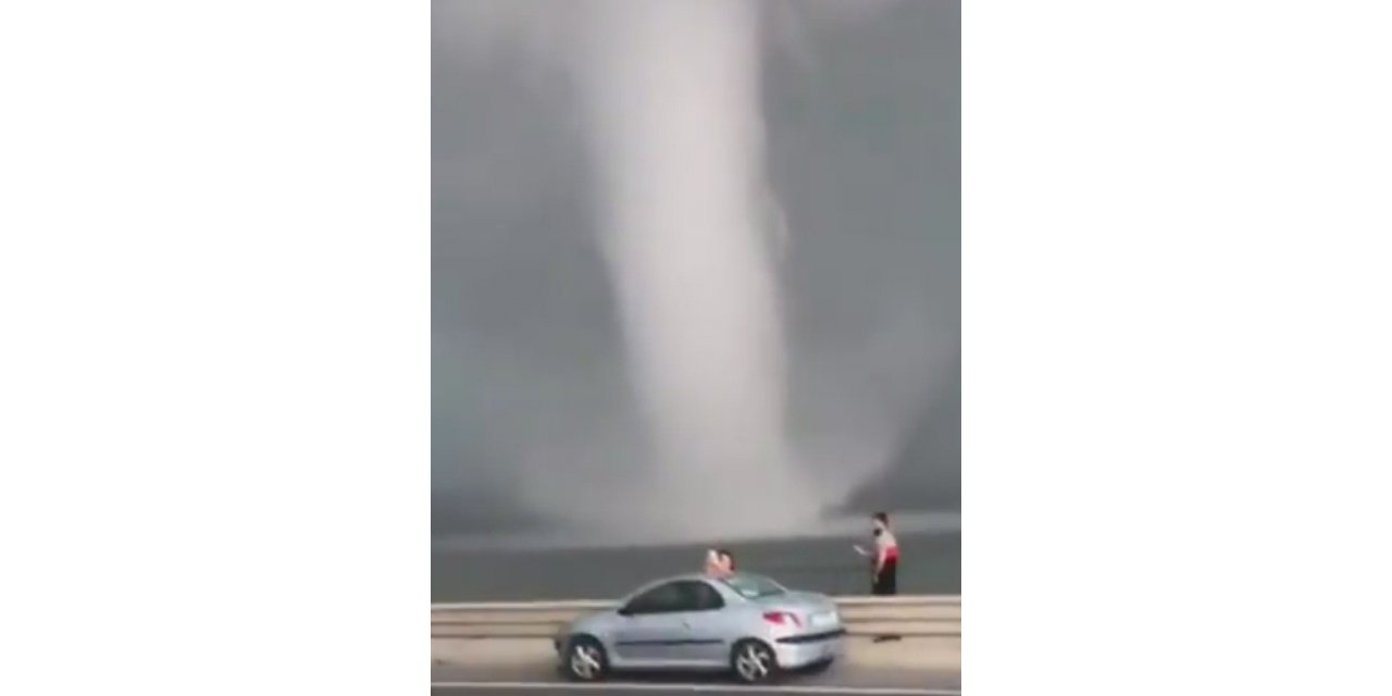 Büyükçekmece Gölü’ndeki Dev Hortumla Selfie Yaptı