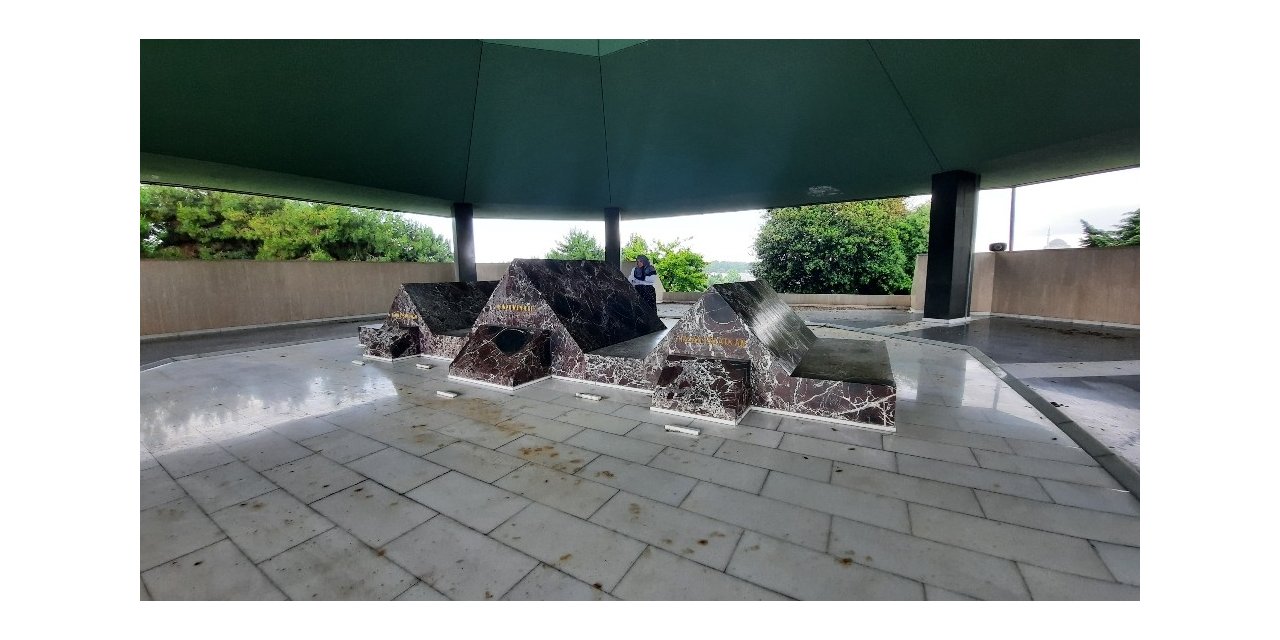 Yassıada Kararları’nın “yok” Sayılmasının Ardından ’mazlum’ İle ’zalim’ İn Mezarları Böyle Görüntülendi