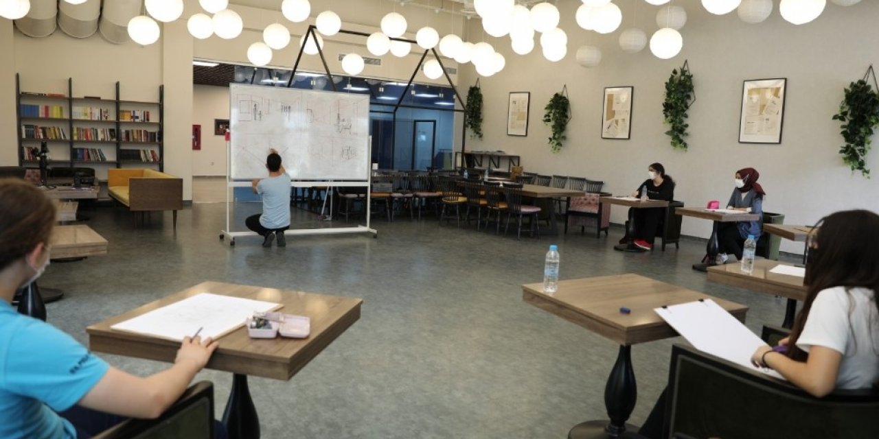 Başakşehir’de Genç Kalemler Güzel Sanatlara Hazırlanıyor