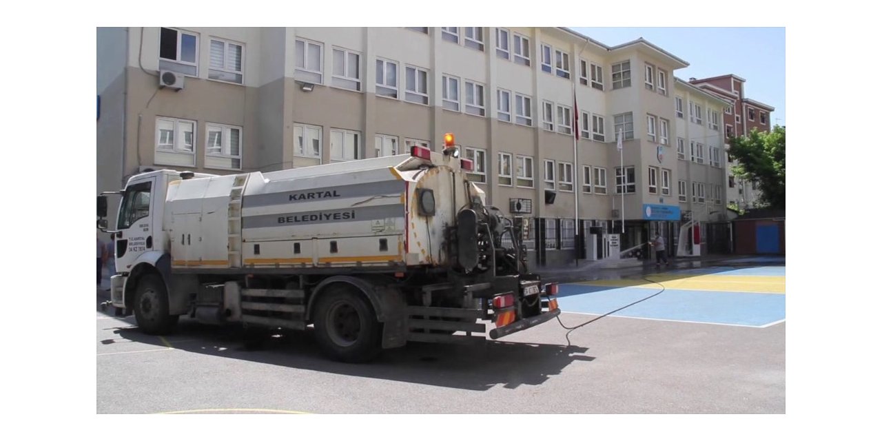 Kartal Belediyesi’nden Yks Öncesi Okullarda İlaçlama