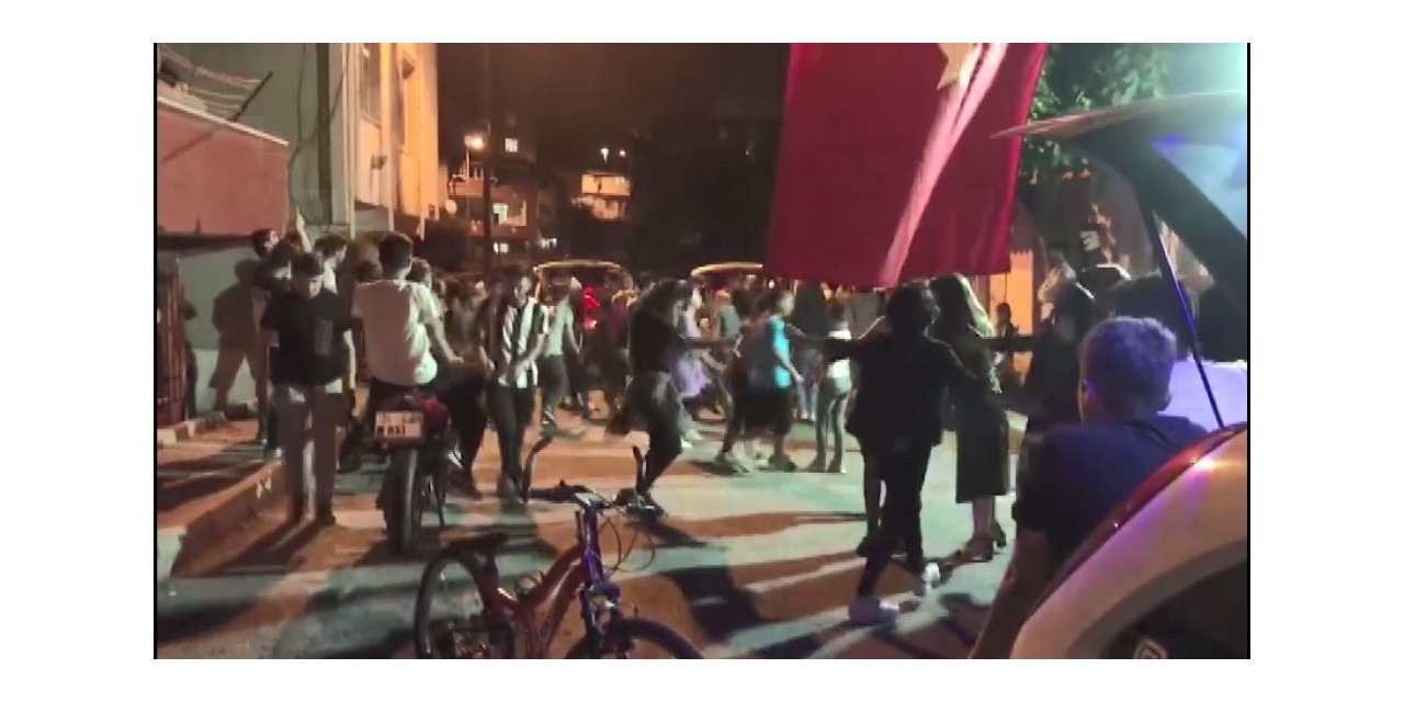 istanbul’da Asker Eğlencesinde “pes” Dedirten Görüntüler