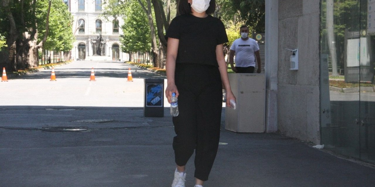 Yks’nın 2. Oturumunu Tamamlayan Öğrenciler Sınavdan Çıkmaya Başladı