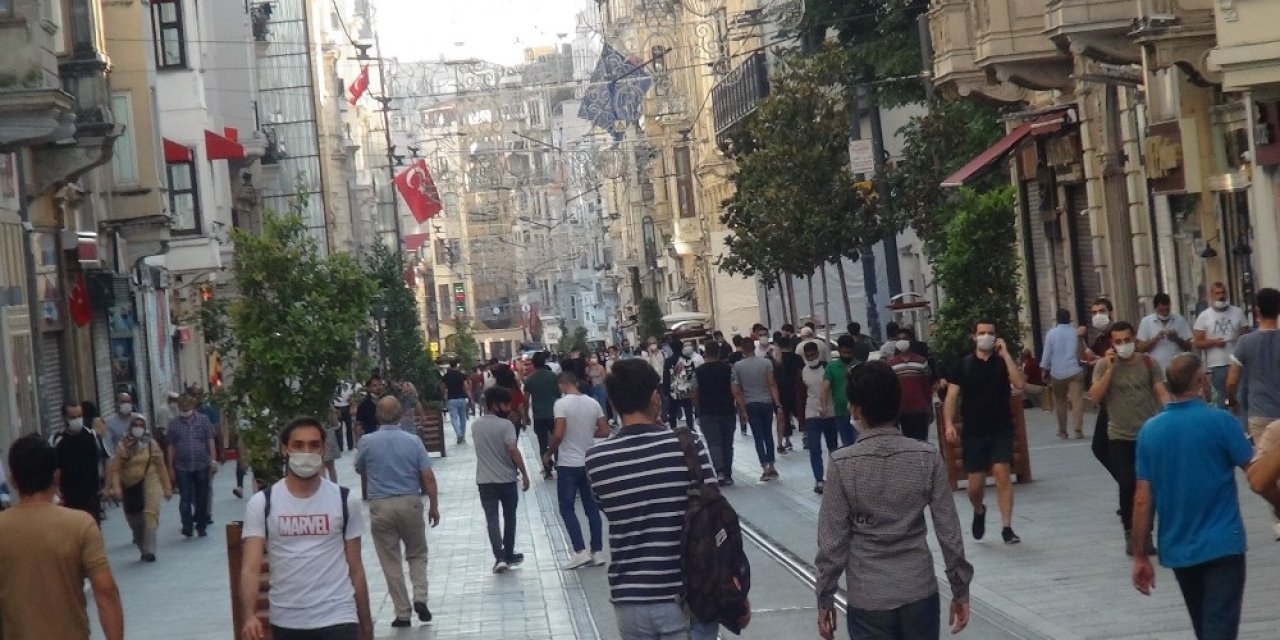 Vatandaşlar Taksim’e Akın Etti