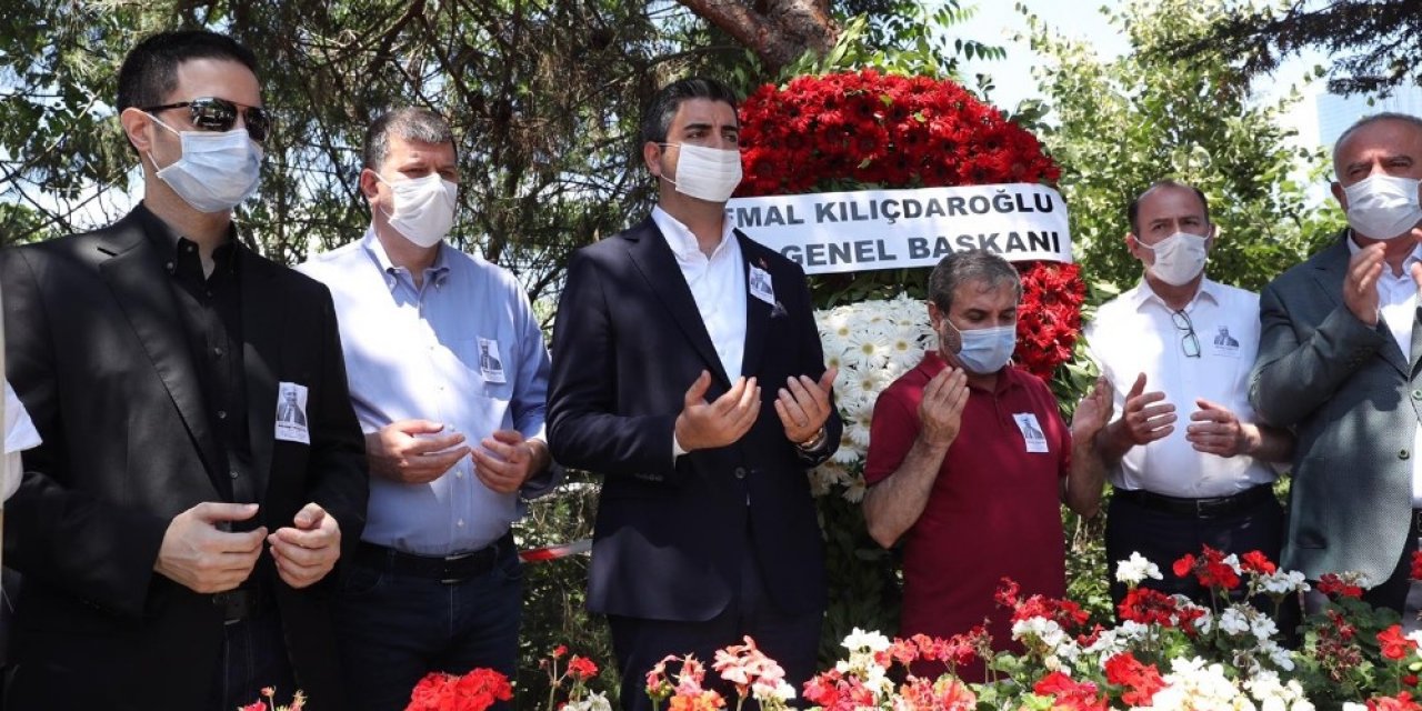 Eski Bakan Mehmet Moğultay, Mezarı Başında Anıldı