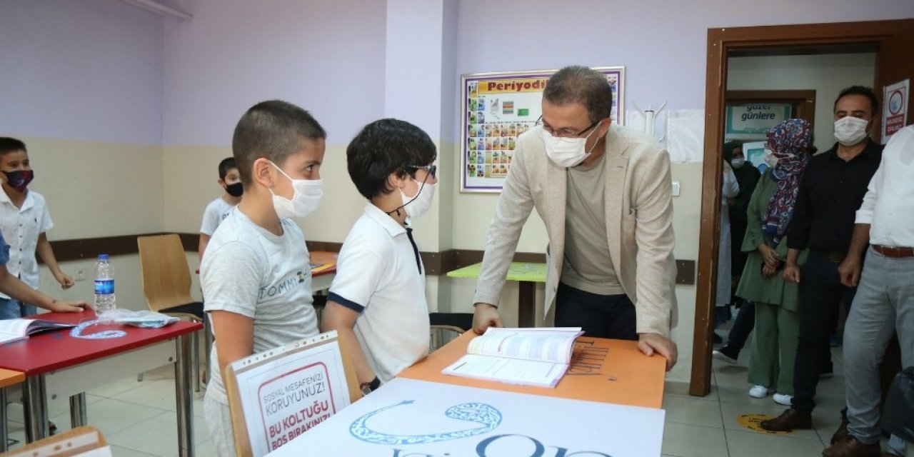 Başkan Deniz Köken, Alibeyköy Bilgi Evi’ni Ziyaret Etti