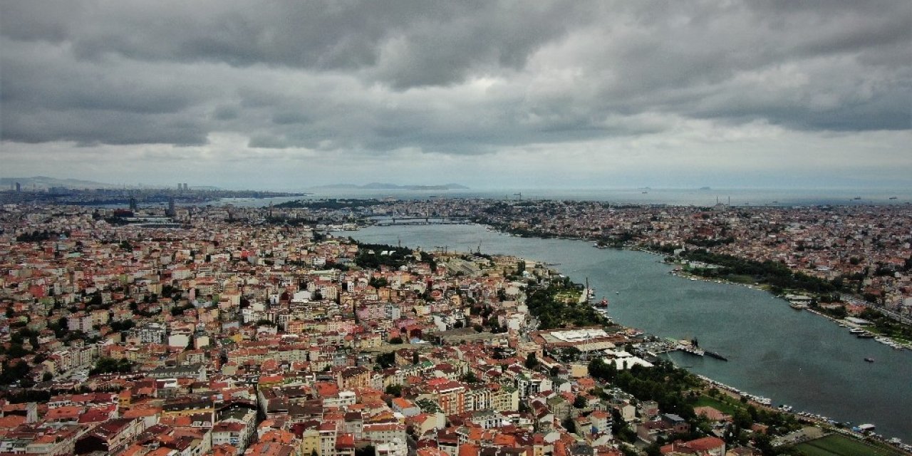 Yağmur Bulutları İstanbul Semalarında