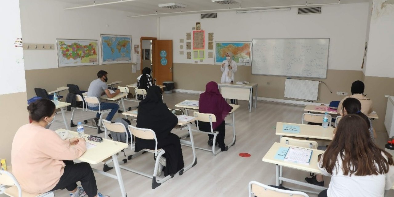 Eyüpsultanlı Gençler, Drone Ve Robotik Kodlama Eğitimlerinde Buluşuyor