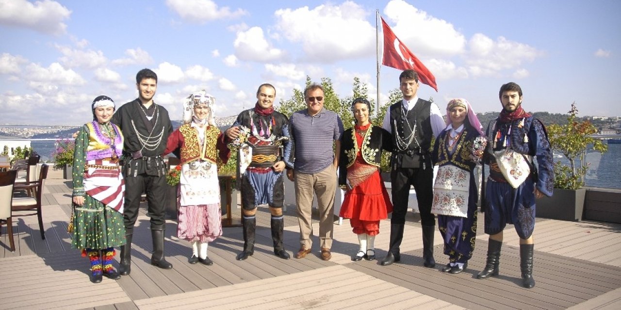 Dünya Dans Yarışmasında Türk Halk Oyunları Ekibinden Büyük Başarı