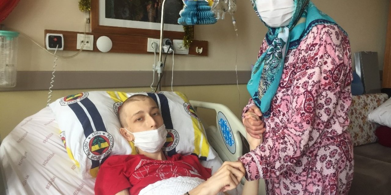 Kanser Olduğunu Öğrenen 17 Yaşındaki Genç 56 Kilodan 37 Kiloya Düştü