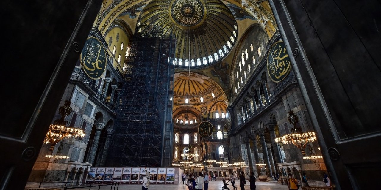 Karar Sürecinde Ayasofya’nın İçi Görüntülendi