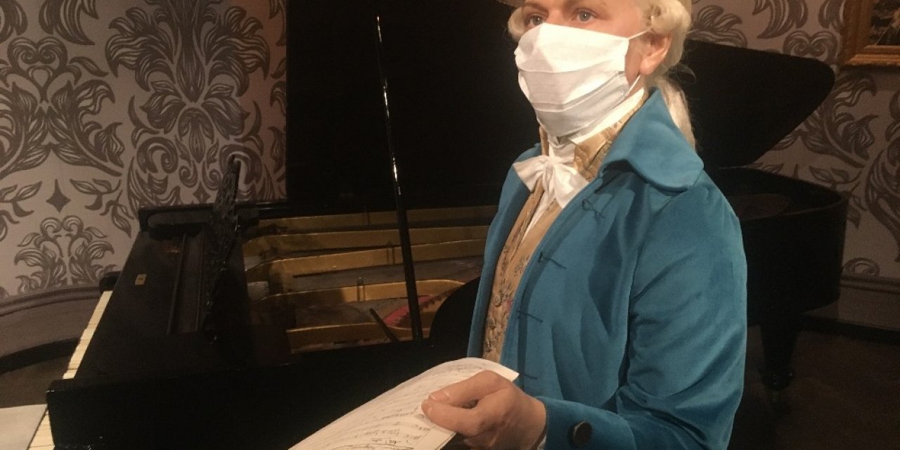 Madame Tussauds İstanbul’un Yıldızları Maskeli