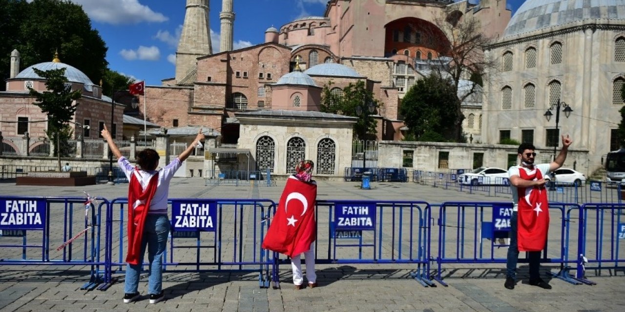 Ayasofya Kararını Vatandaşlar Sevinçle Karşıladı