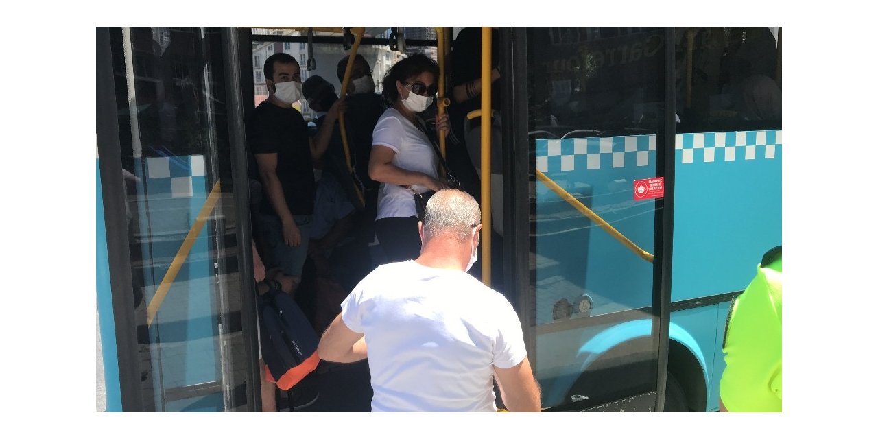 Polisin Durdurduğu Tıka Basa Dolu Otobüsten 48 Yolcu Çıktı