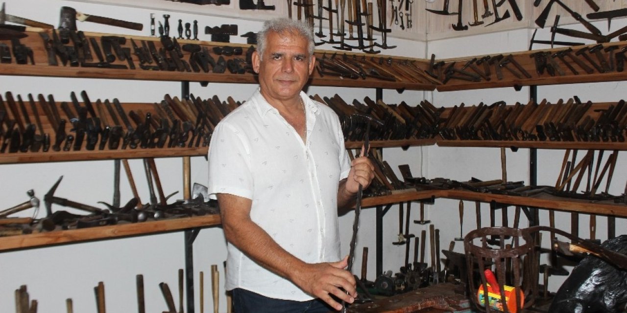 Türkiye’nin İlk Çekiç Koleksiyonunu Kurdu