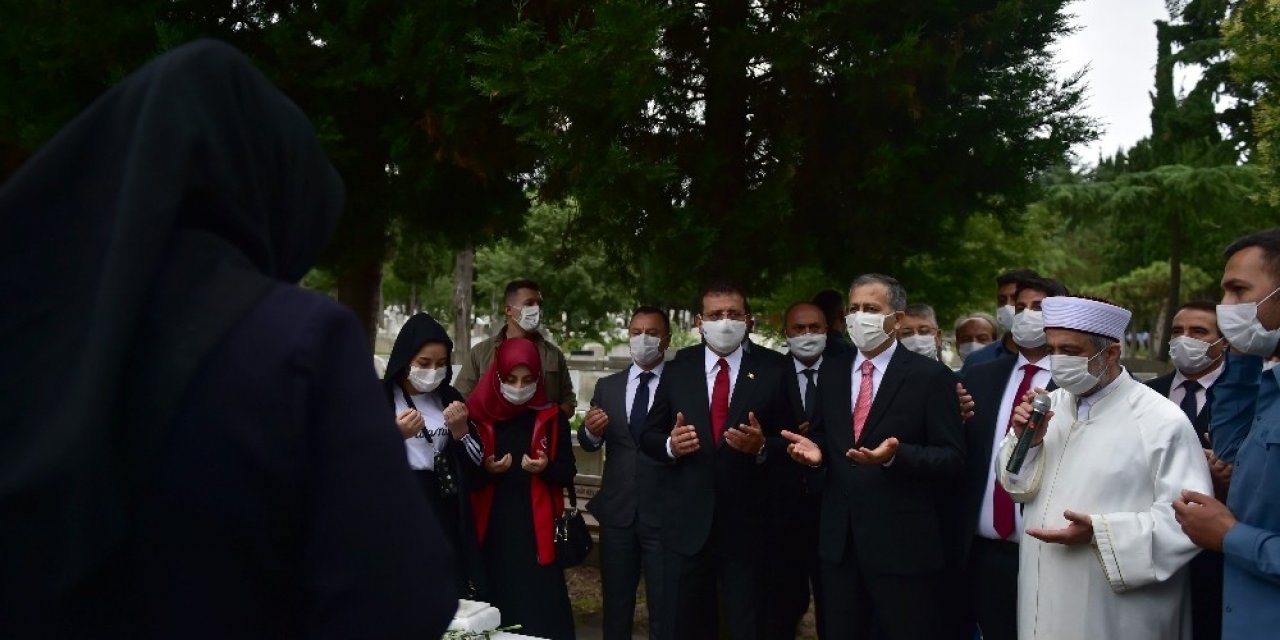 15 Temmuz Edirnekapı Şehitliği’nde Anma Töreni Düzenlendi