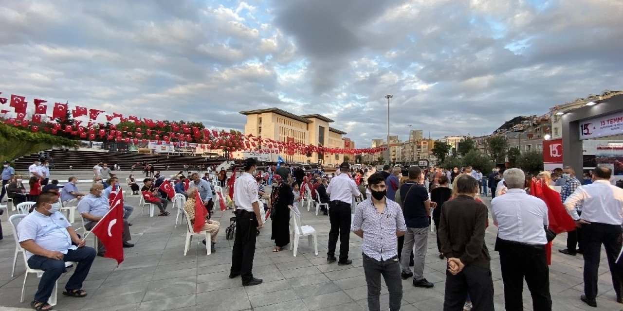 Zeytinburnu 15 Temmuz’da Nöbette