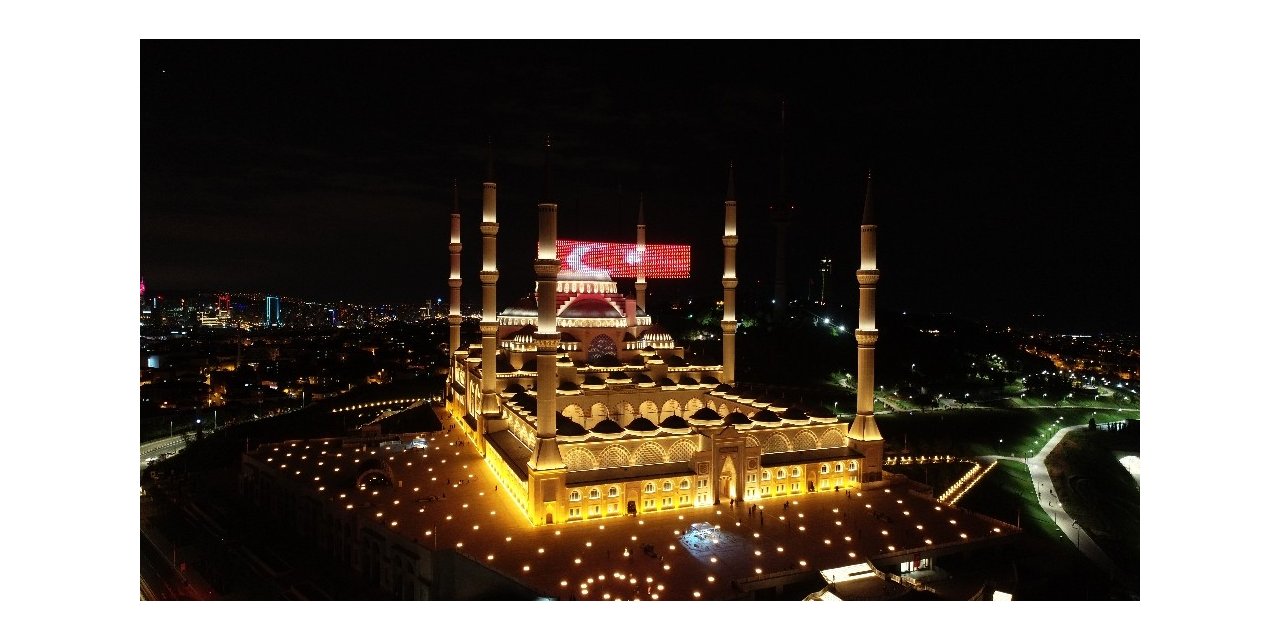 Sela Seslerinin Yükseldiği Büyük Çamlıca Camii Havadan Görüntülendi