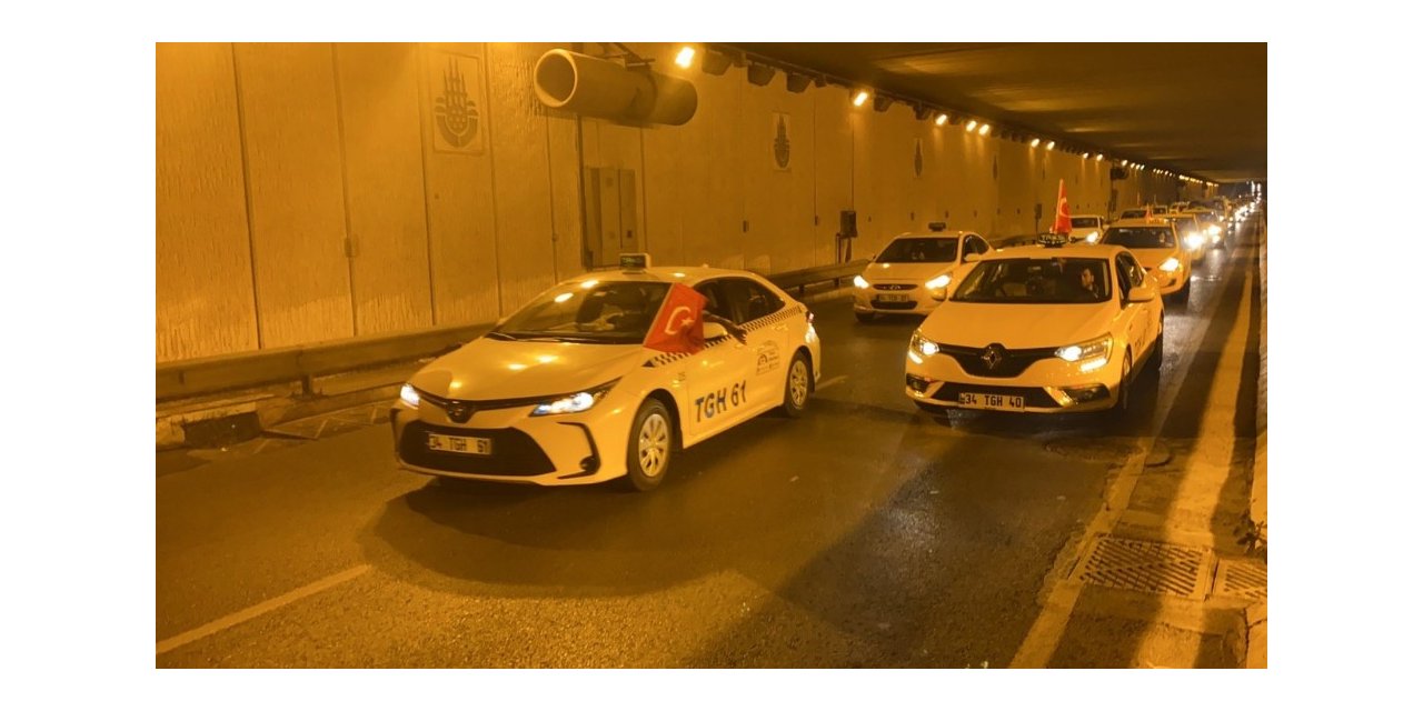 Sultanbeyli’deki Taksicilerden 15 Temmuz Konvoyu