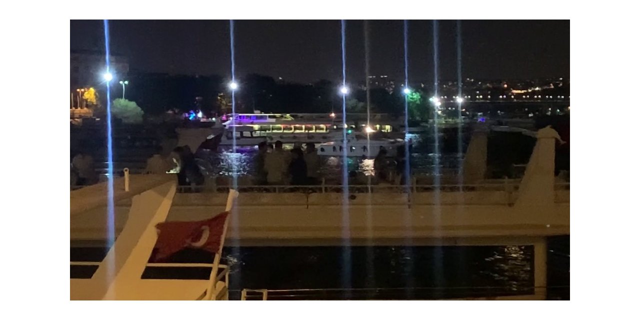 Yat Partisi Düzenleyip Sosyal Mesafeyi Hiçe Saydılar