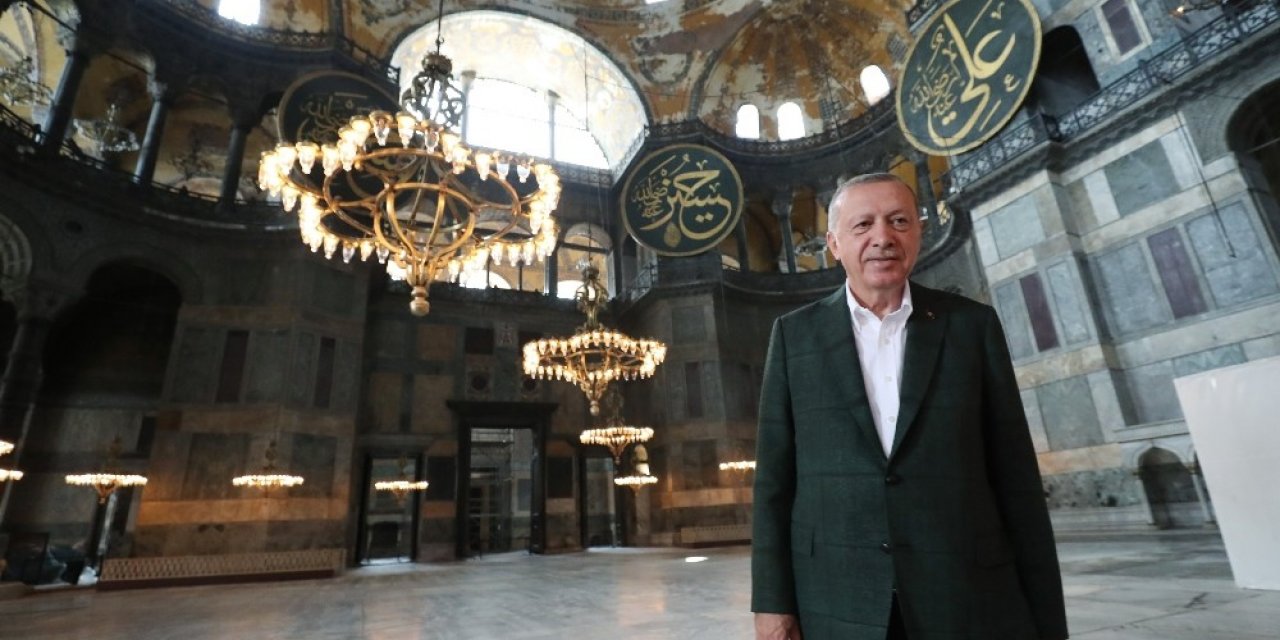 Cumhurbaşkanı Erdoğan Ayasofya Camii’nde İncelemelerde Bulundu