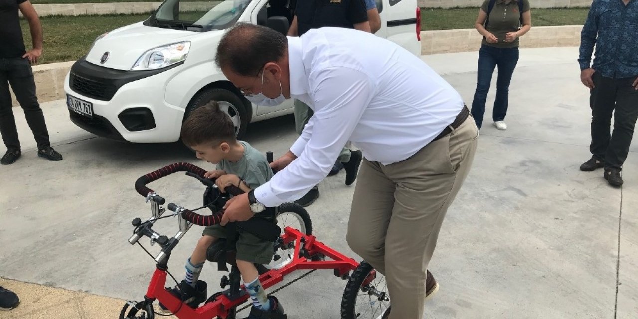 Küçük Efe Özel Bisikletine Kavuştu