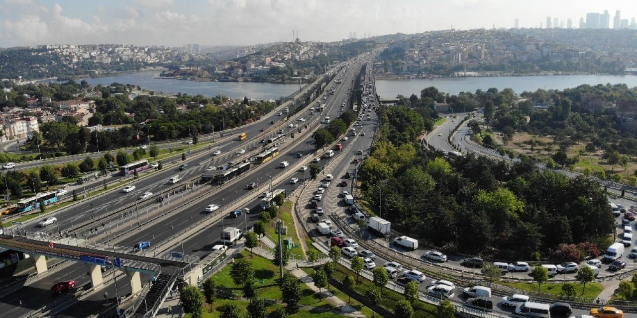 Haliç’te Trafik Yoğunluğu Havadan Görüntülendi