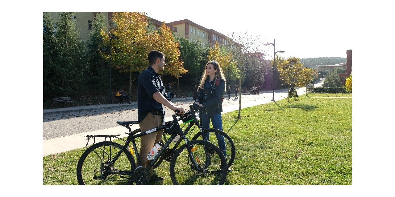 Öğrenciler Üniversitelerine Puan Verdi