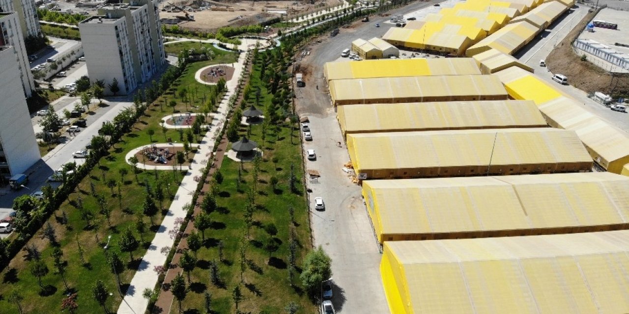 İbb’nin Lüks Sitelerin Arasına İzin Verdiği Kurban Pazarı Halkın Tepkisini Çekti