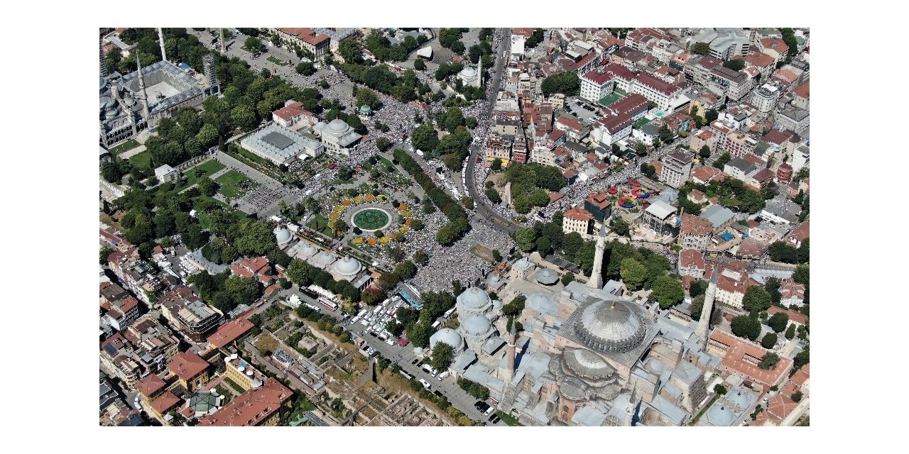 Ayasofya Çevresindeki Yoğunluk Havadan Görüntülendi