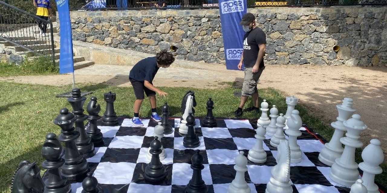 Koronadan Dolayı Evde Sıkılan Çocuklar İçin Spor Etkinliği