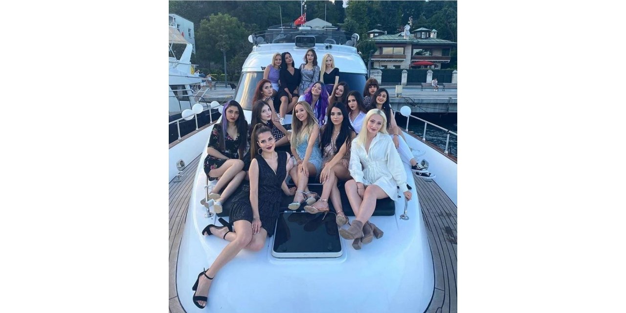 Korona Virüse Rağmen Yat Partisi Kamerada