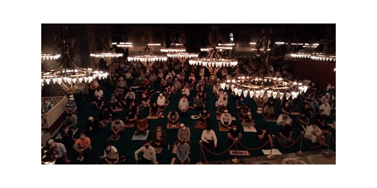 Ayasofya-i Kebir Cami Şerif-in Açılışının 3. Gününde De Sabah Namazı Yoğunluğu Yaşandı