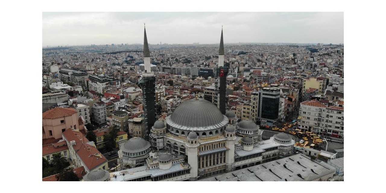 Taksim Camii’nin Şerefesi Göründü