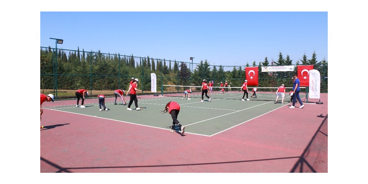 Sultangazili Çocuklar Yeni Normal Hayatta Hem Eğitim Görüyor Hem Eğleniyor