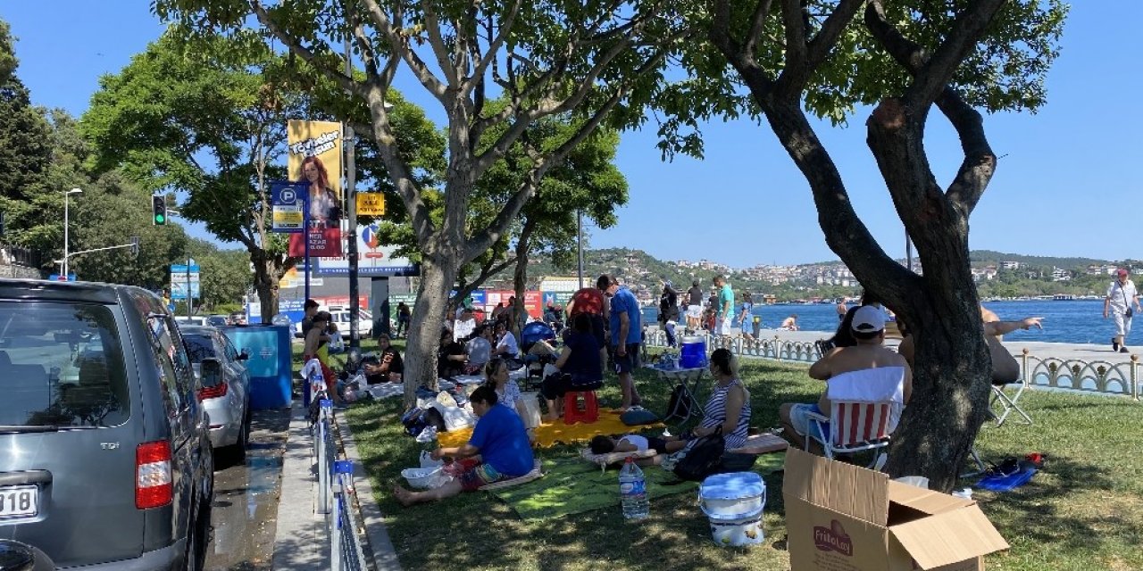 Kurban Bayramı’nı İstanbul’da Geçiren Vatandaşlar Bebek Sahili’ne Akın Etti
