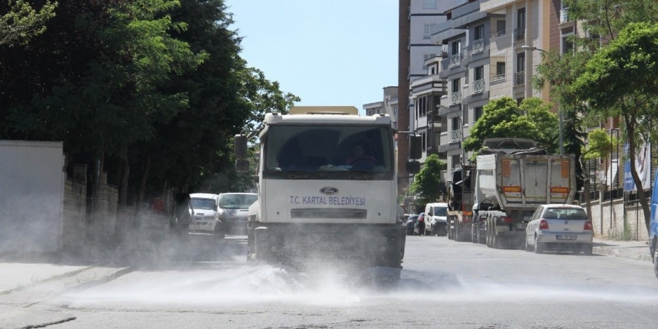Kartal’da Temizlik Çalışmaları Bayram Boyunca Devam Etti