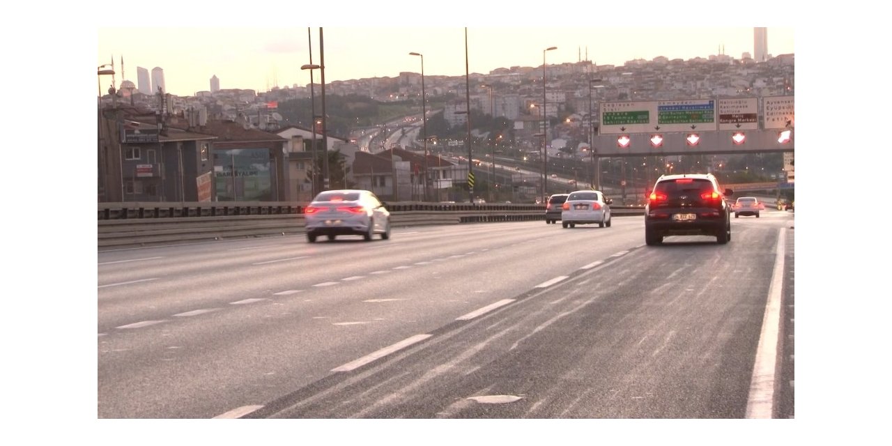 Edirnekapı Üst Geçidinin İlk Etabının Tamamlanmasıyla Kapatılan Şeritler Trafiğe Açıldı
