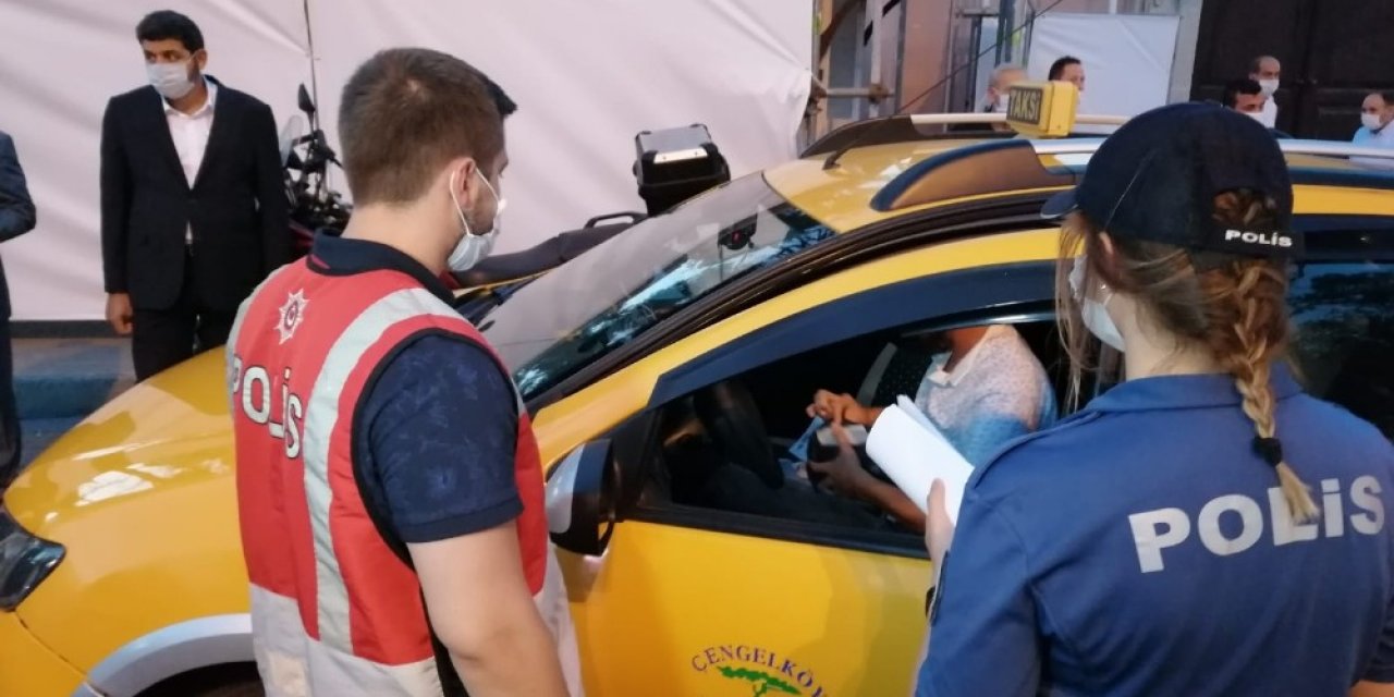 Üsküdar’da Taksi Ve Restoranlarda Korona Virüs Denetimi