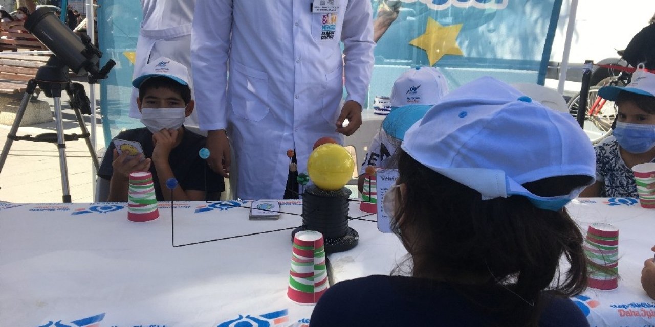 Sultangazi’de Bilim Çocukların Ayaklarına Geldi