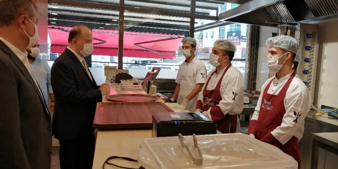 Maltepe’de Restoran Ve Özel Eğitim Merkezinde Korona Virüs Denetimi