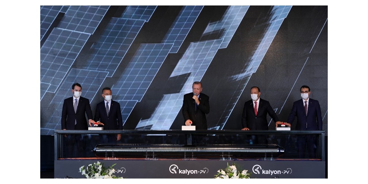 Türkiye’nin İlk Entegre Güneş Paneli Üretim Fabrikası Açıldı